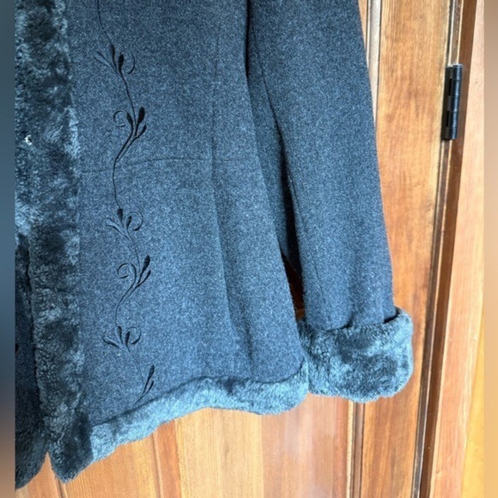 ESPRIT VTG Charcoal Hooded‎ Jacket Coat Outerwear Embroidery and Faux Fur Size M - Picture 4 of 10